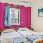Veroni 3 * فاثي